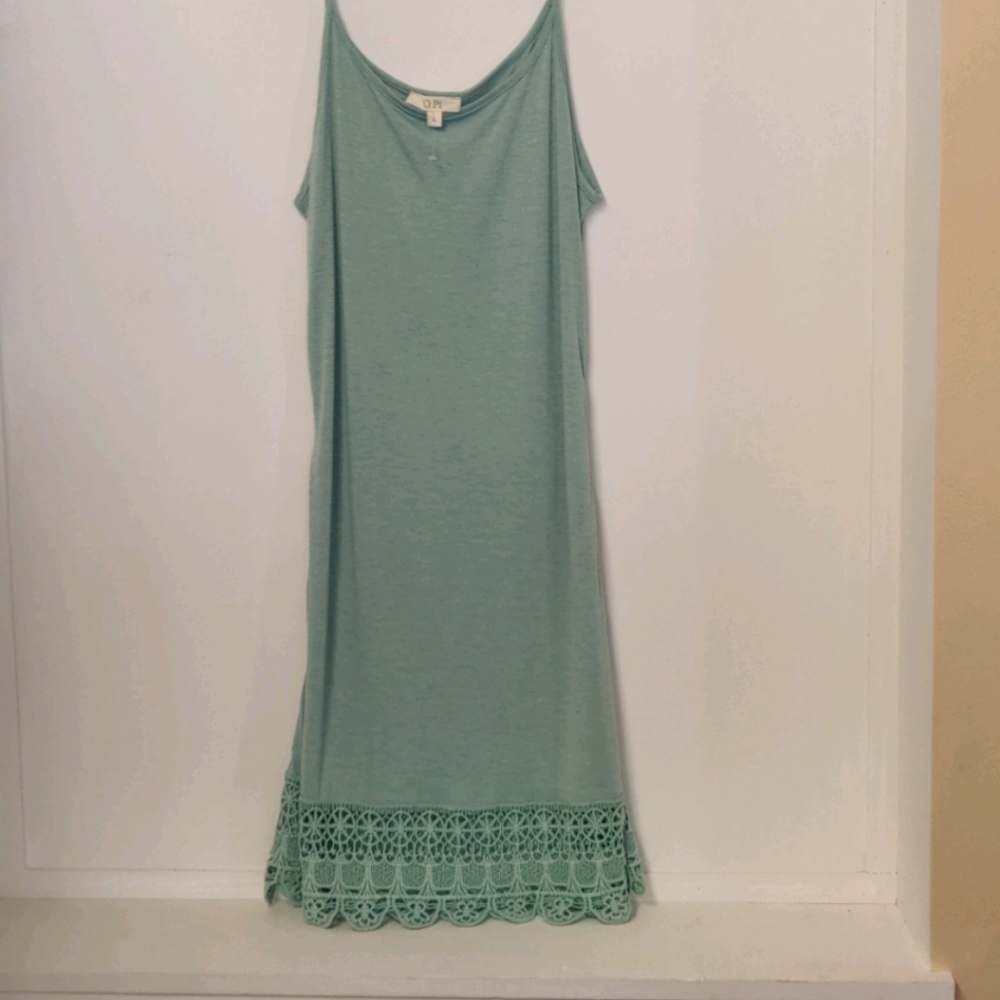 Seafoam green peekaboo lace tank slip Large 10 12